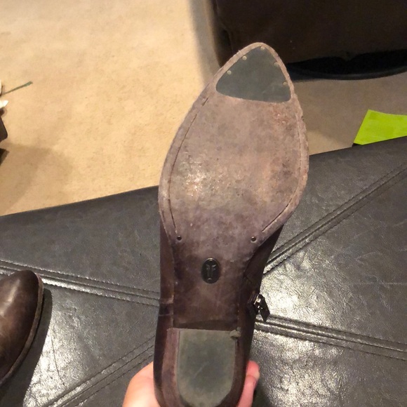 8.5 Women’s Frye Boots - Picture 4 of 4